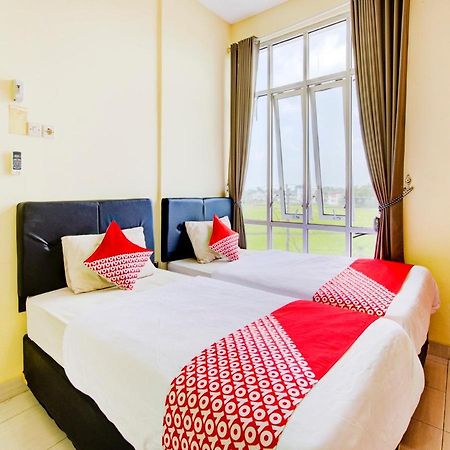 Oyo 3746 Double Tree Guesthouse Purwokerto Exterior foto