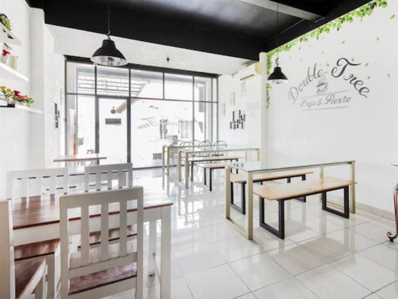 Oyo 3746 Double Tree Guesthouse Purwokerto Exterior foto